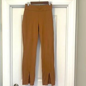 Legging style pant with split hem